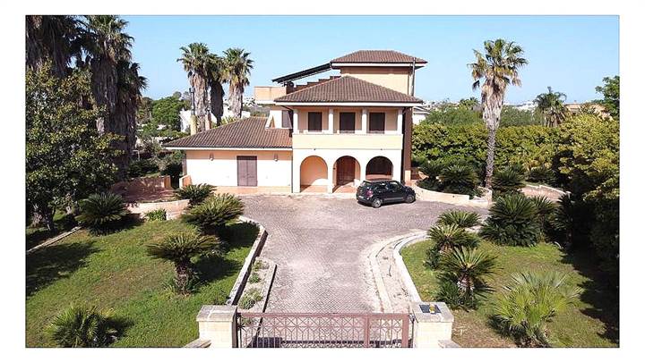 Villa for sale in Matino
