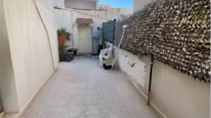 Luminoso Primo Piano nel Cuore del Paese